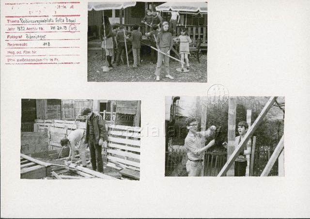 "Robinsonspielplatz Volta, Basel" - Kinder beim Spielen und Bauen; 1972