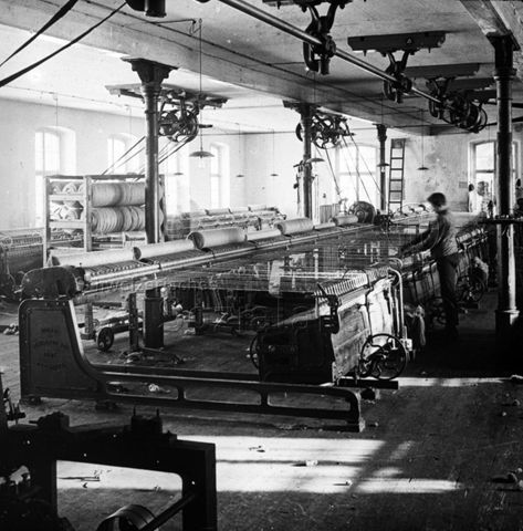 Fabrik, Seidenverarbeitung, Maschinen, um 1920