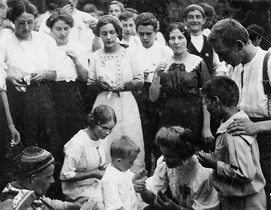 Gruppenporträt der "Oerlikoner Wandervögel" (1914)