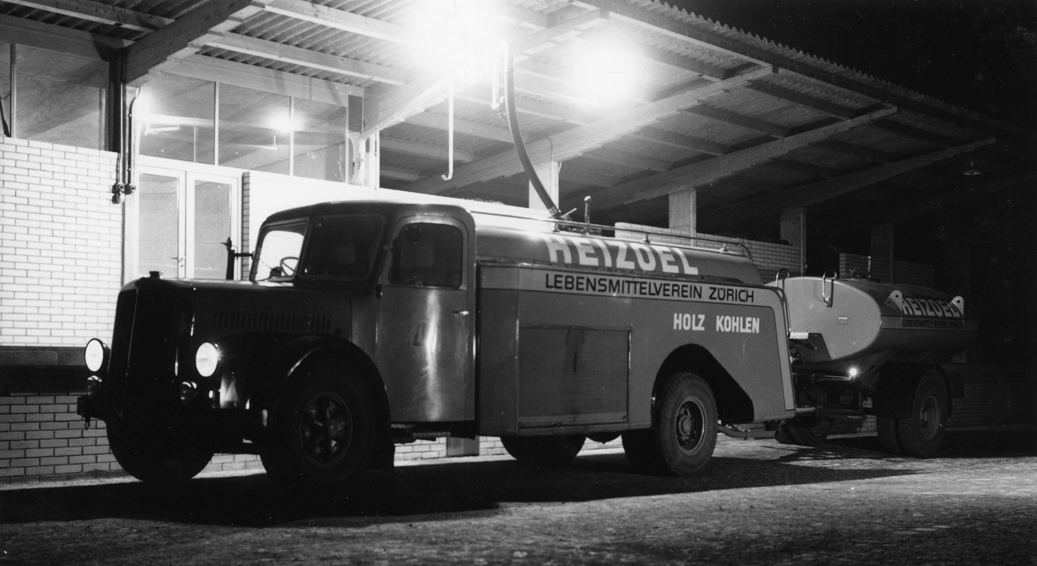 Heizöl-Lieferwagen des Lebensmittelvereins Zürich