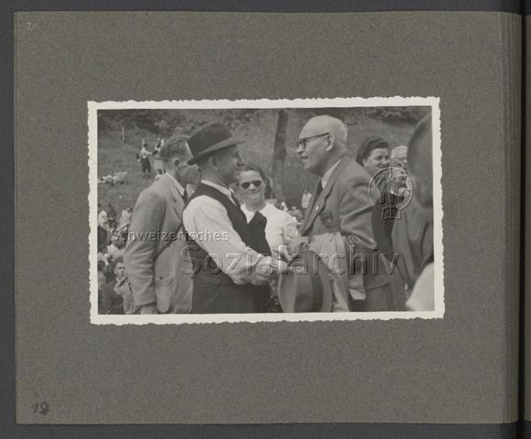 Fotoalbum "50 Jahre TVN [Touristenverein die Naturfreunde] Jubiläumstreffen 1945 in Luzern