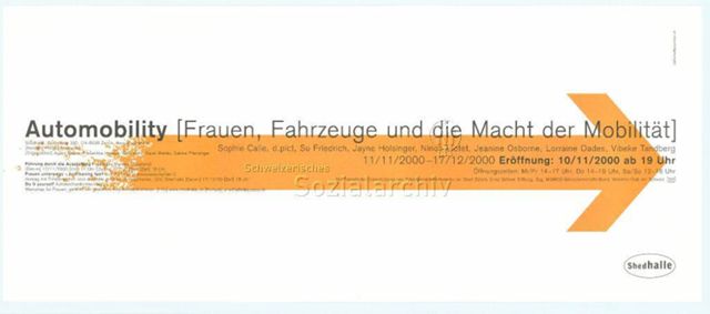 "Automobility [Frauen, Fahrzeuge und die Macht der Mobilität]" - oranger Pfeil auf einem weissen Hintergrund