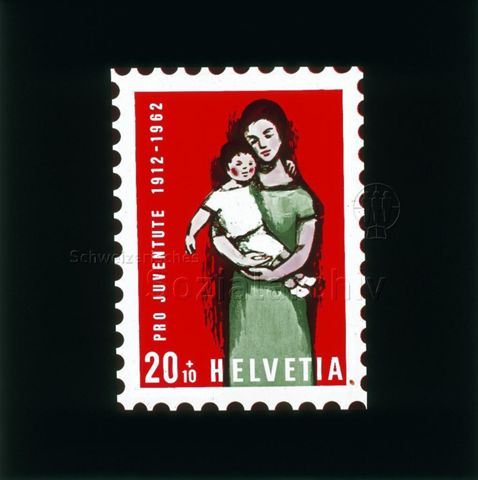 Diaserie von Kinodias, "alten Dias" und Karten der Pro Juventute; "Pro Juventute 1912-1962, Helvetia 20 +10"; Briefmarke mit Zeichnung einer Frau, ein Kind haltend; 1962
