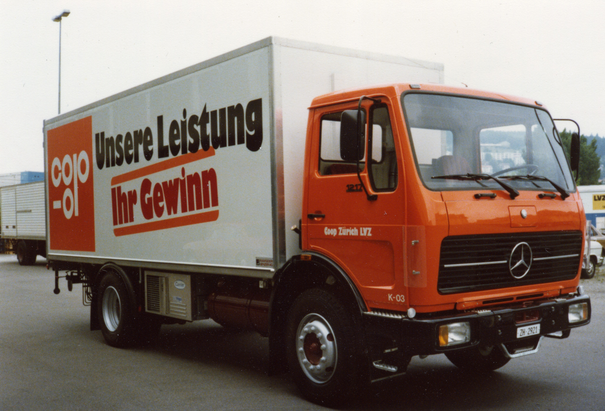 Coop Lieferwagen, Slogan "Unsere Leistung - Ihr Gewinn"