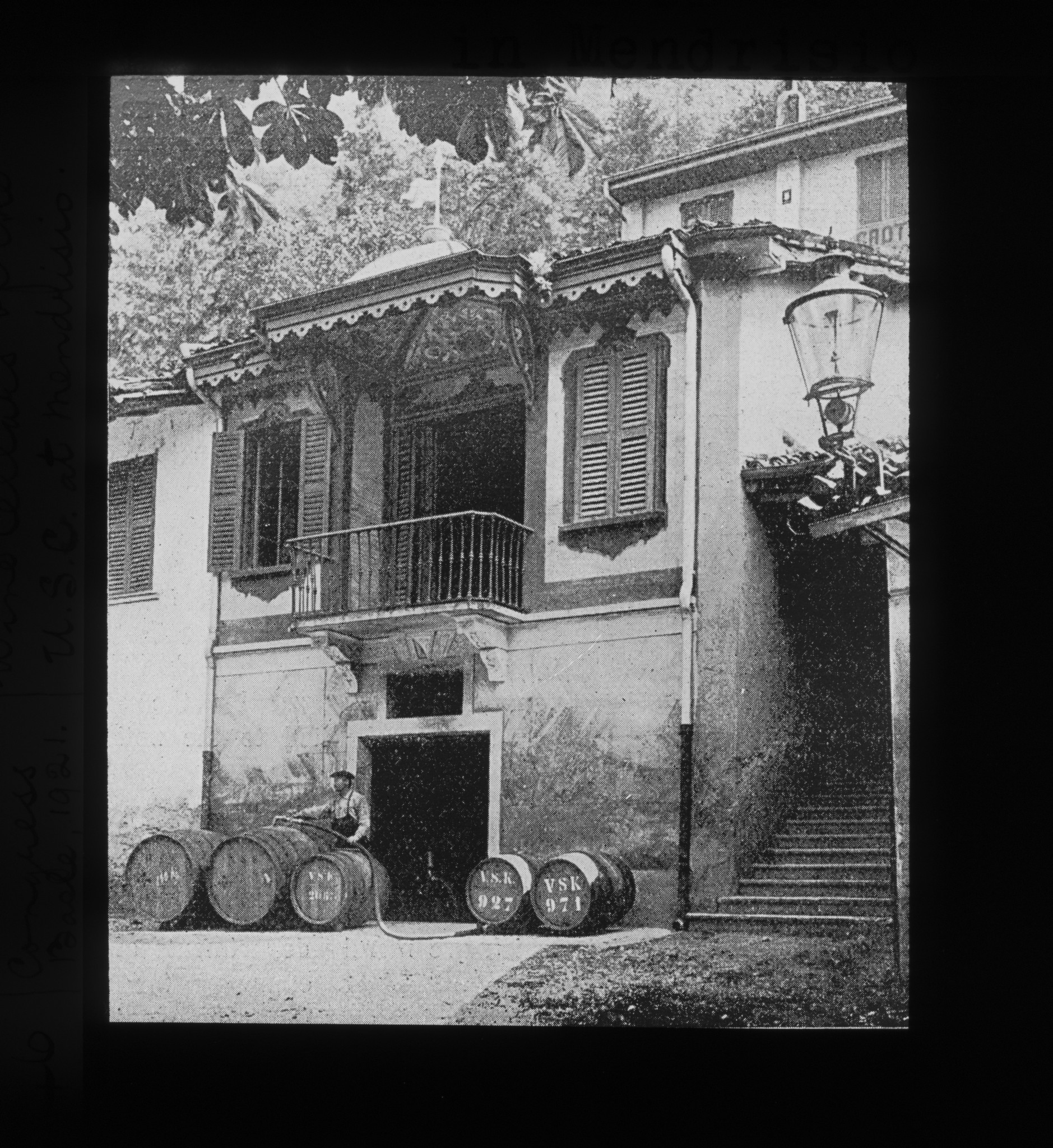 Dia: Weinkeller des V.S.K. (Verein schweizerischer Konsumvereine) in Mendrisio; Aussenansicht.