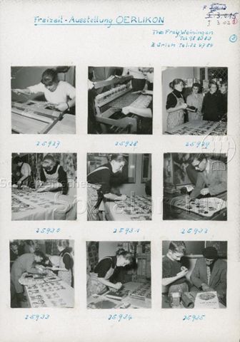 "Freizeit-Ausstellung Oerlikon", Zürich - Kinder und Jugendliche beim Weben, Drucken und beim Schnitzen von Kerbschnitten; um 1960