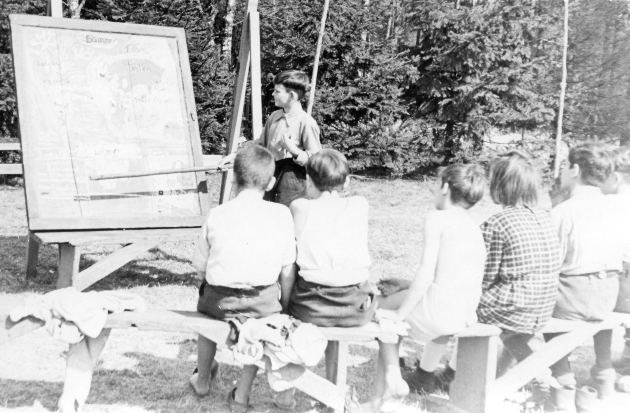 "Kinderheim Steinbeck bei Hamburg 1946 - Schule im Freien"