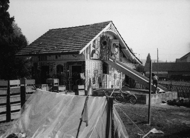 "Spielaktion Wahlen" - Ansicht der Anlage, spielende Kinder; 1976