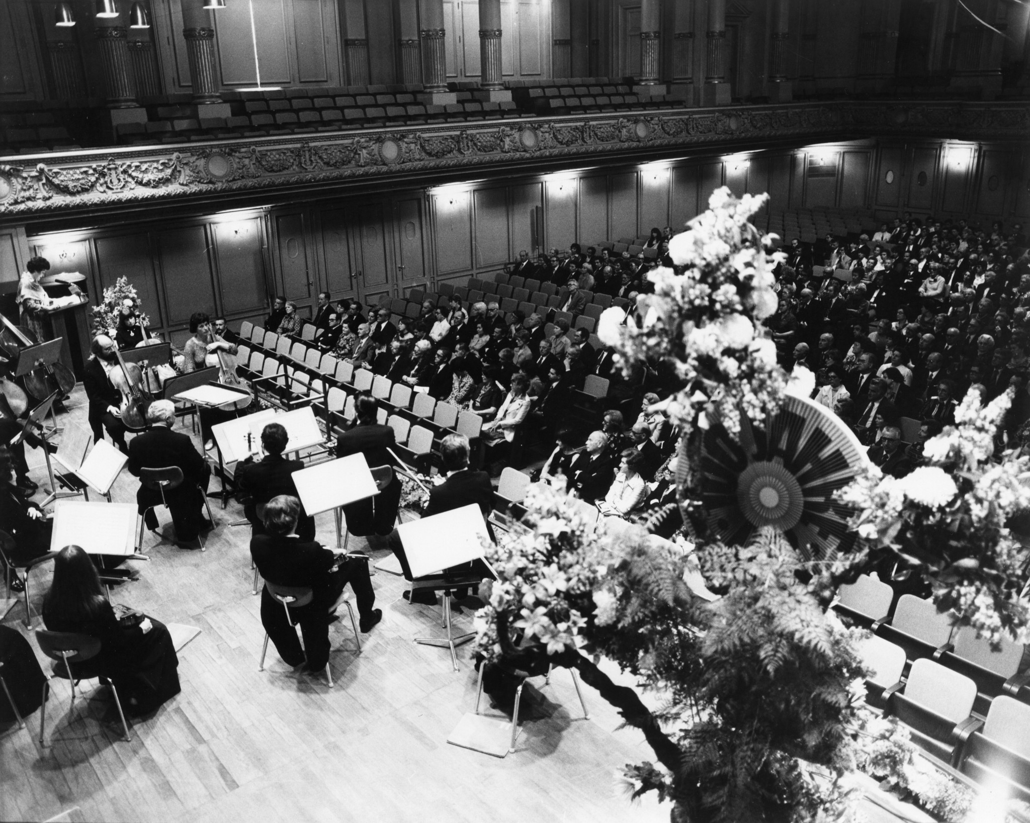 Jubiläum 100 Jahre Lebensmittelverein Zürich 1978: Orchester und Publikum in der Tonhalle Zürich