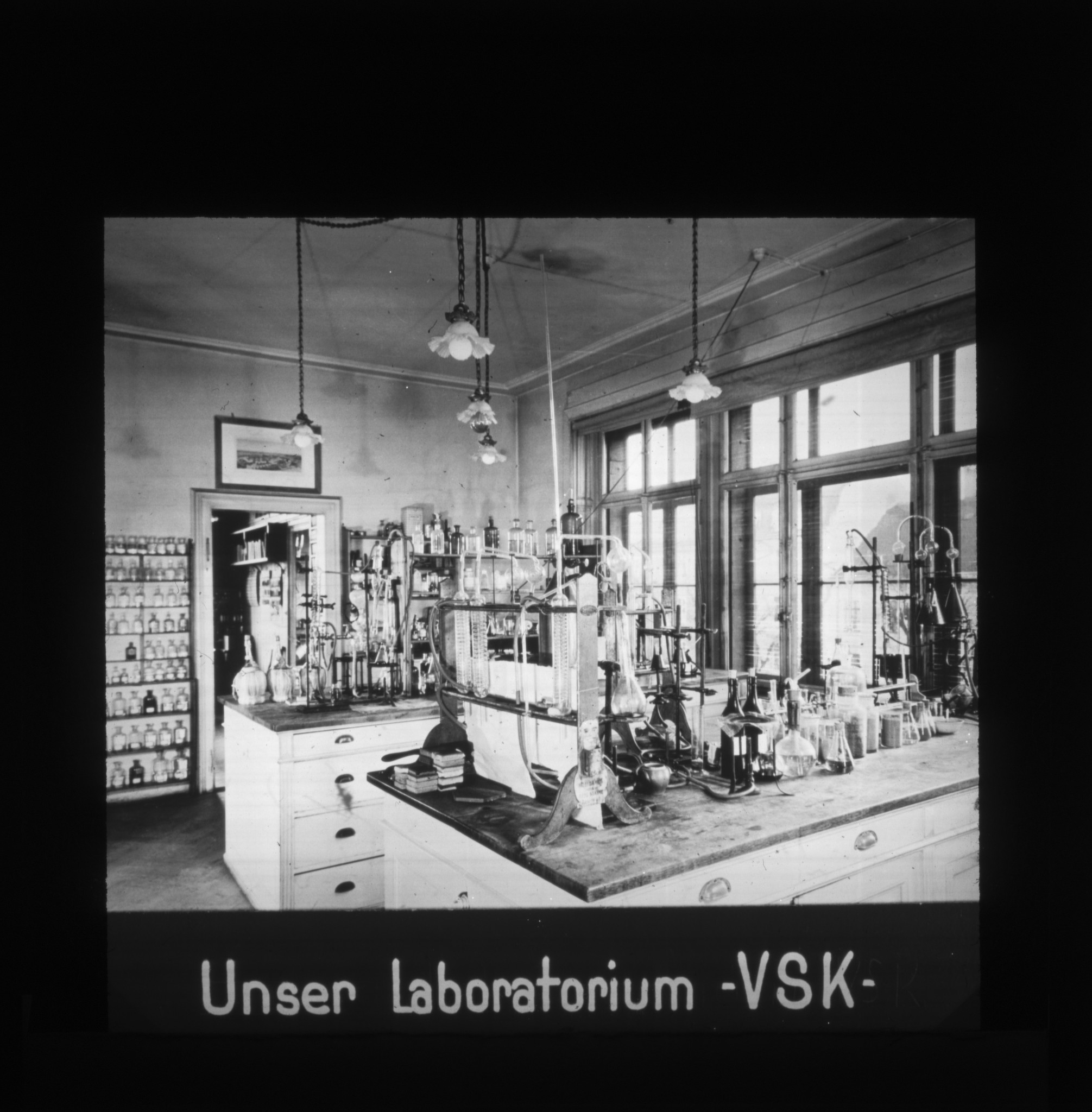 Dia: Labor: "Unser Laboratorium -VSK-".