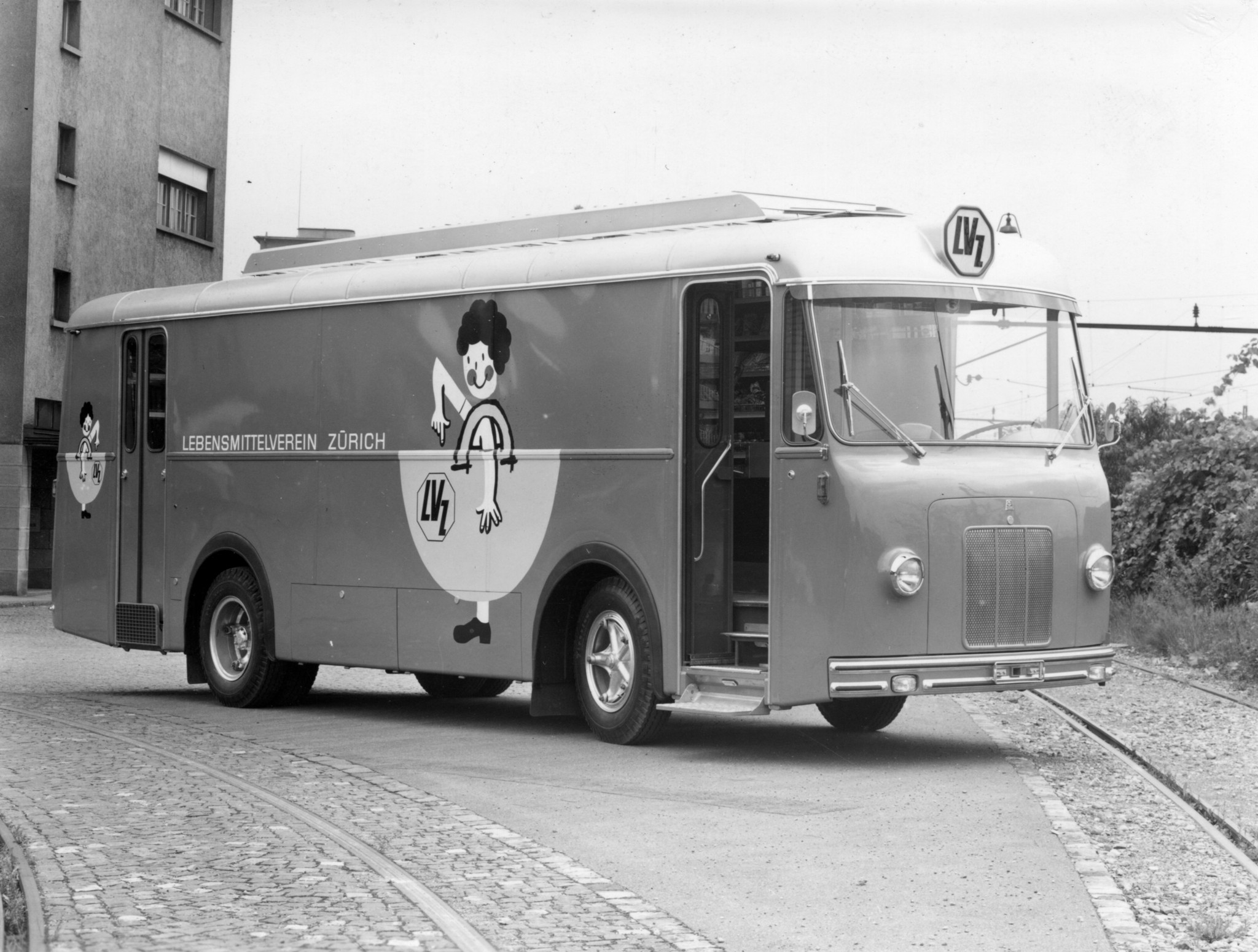 Verkaufswagen des Lebensmittelvereins Zürich