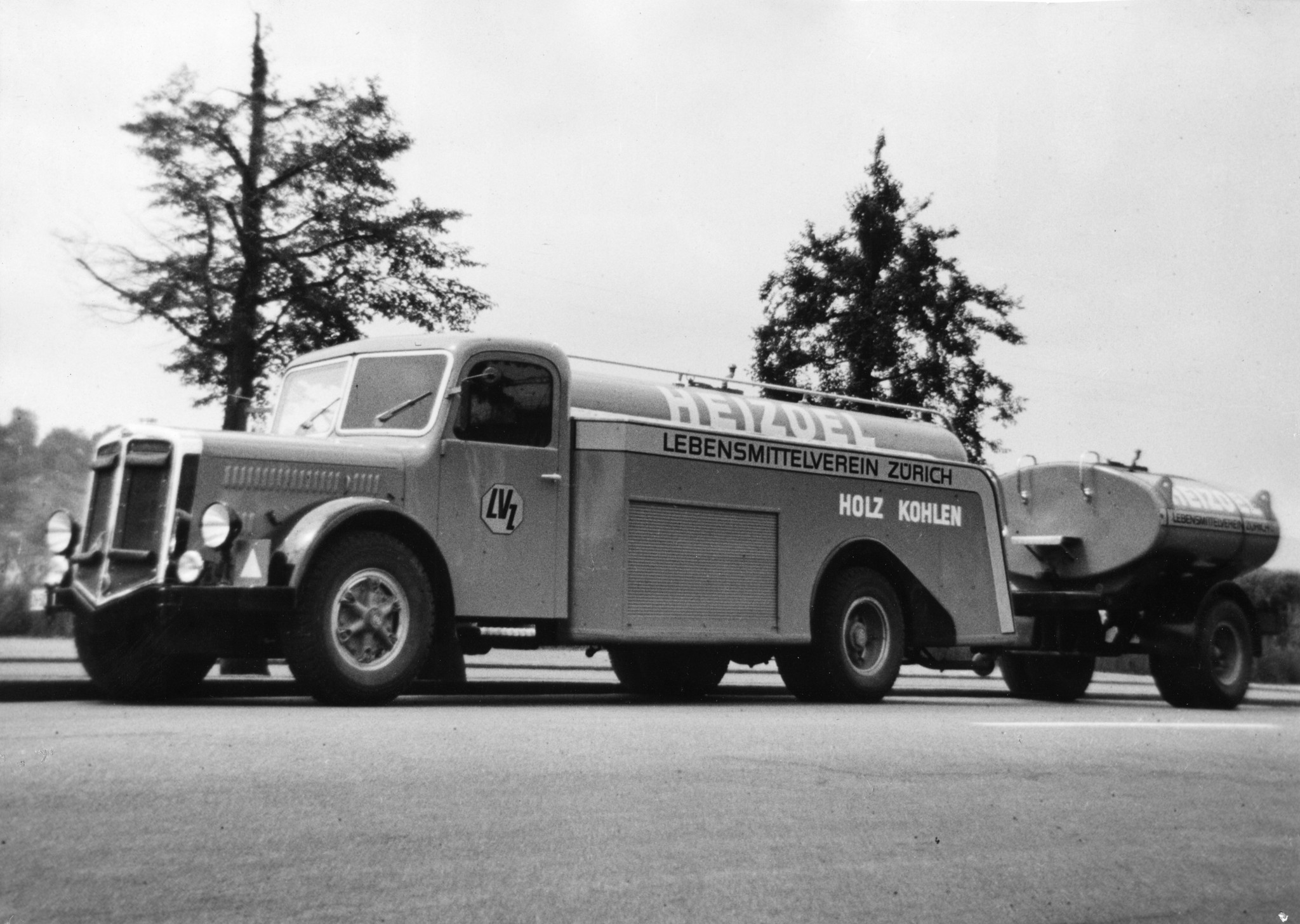 Brennstoff-Lieferfahrzeug des Lebensmittelvereins Zürich, 1952
