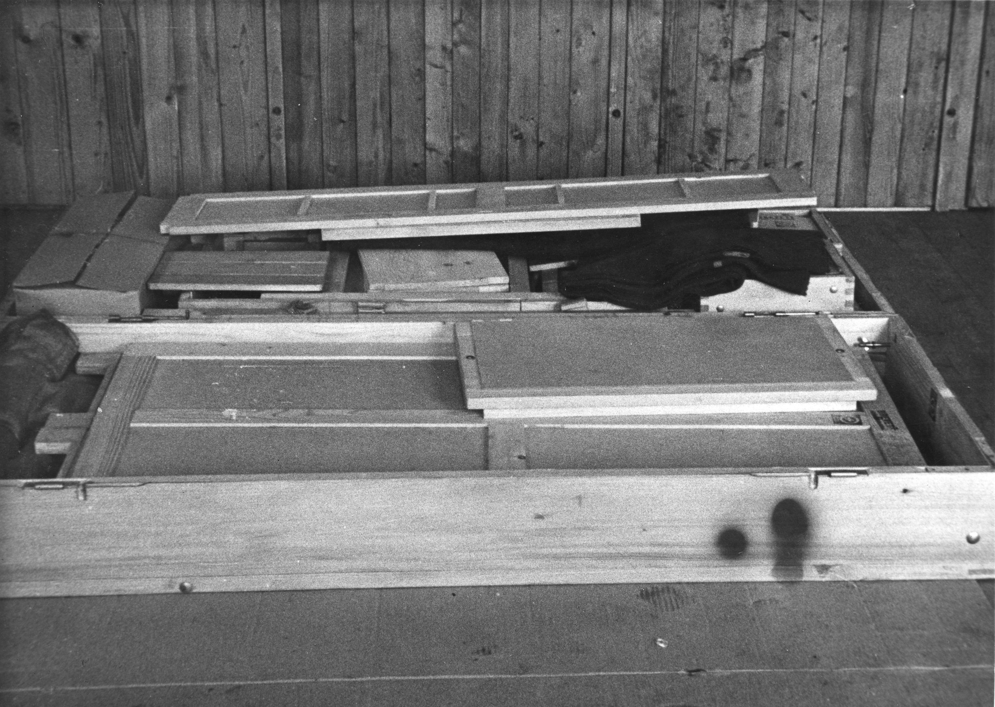 "Fives [Stadtviertel von Lille, Nord-Pas-de-Calais] Möbelaustattung", vermutlich im SAH-Sozialzentrum, um 1946