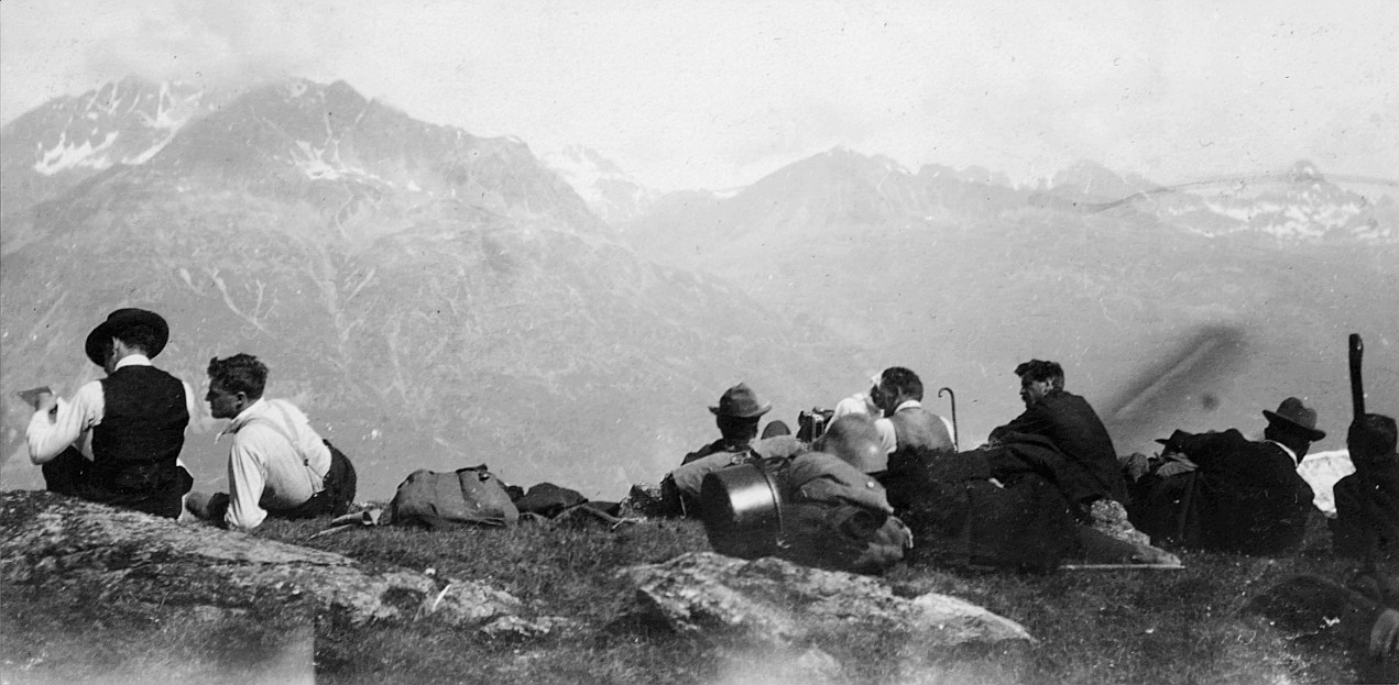 Rast (vermutlich) beim Aufstieg auf die Fuorcla Surlej - [Fuorcla Surlej bei Silvaplana und St. Moritz] (Sommer 1913)