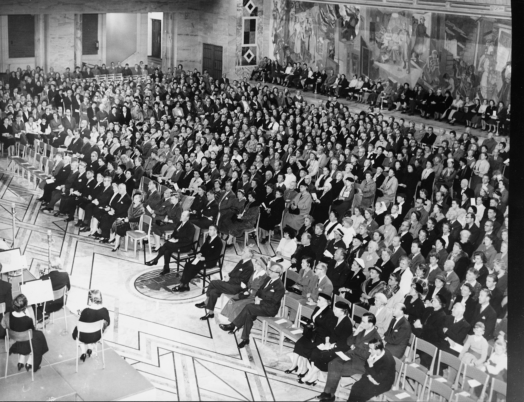 Die feierliche Eröffnung der Flüchtlingssammlung in Norwegen 1958: König Olav im Osloer Rathaus