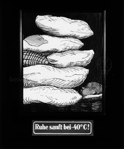 Diaserie zum Thema Säuglingspflege; "Ruhe sanft bei -40°C!" - Karikatur: schlafendes Kleinkind mit sechs Decken zugedeckt; Deutsches Hygiene-Museum, Dresden; um 1930