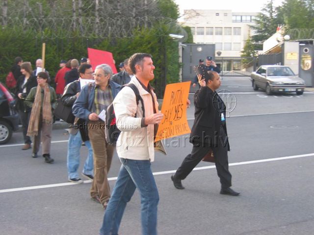 23. ILGA (International Lesbian, Gay, Bisexual, Trans and Intersex Association) World Conference – Geneva (27.03.–03.04.2006, Genf) – Demonstration vor der ständigen Mission der Russischen Föderation bei der UNO – "Putin, say yes to Moscow Pride"