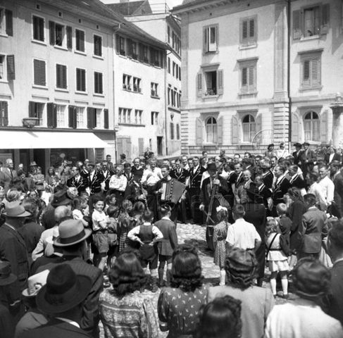 Jodler, Musikkapelle mit Klarinette, Handorgel und Kontrabass, um 1960