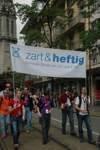 Christopher-Street-Day (CSD) 2005: "Go for YES" (04.06.2005, Zürich) – "zart & heftig – Schwule Studis an Uni und ETH"
