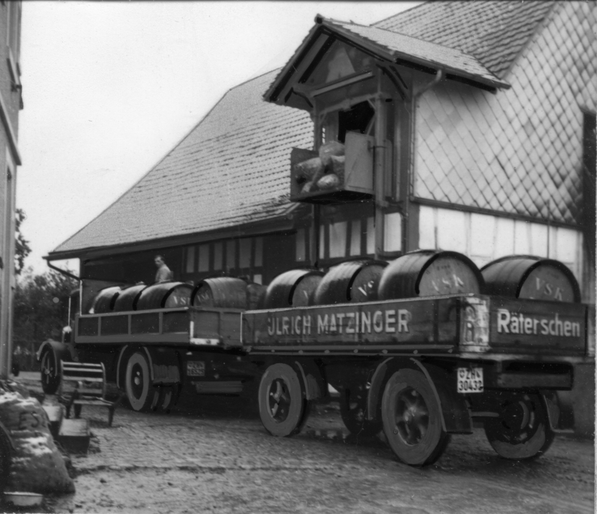 Lieferwagen mit Fässern - Ulrich Matzinger, Räterschen