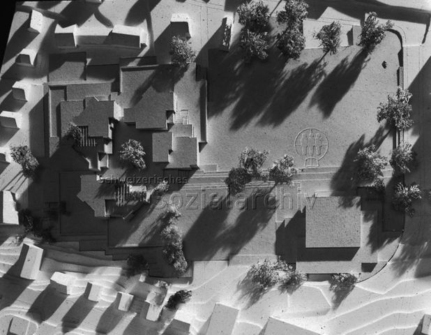 "Freizeitanlagen, Gemeinschaftszentren: Projekt Loreto Zug" - Modell der Anlage; um 1970