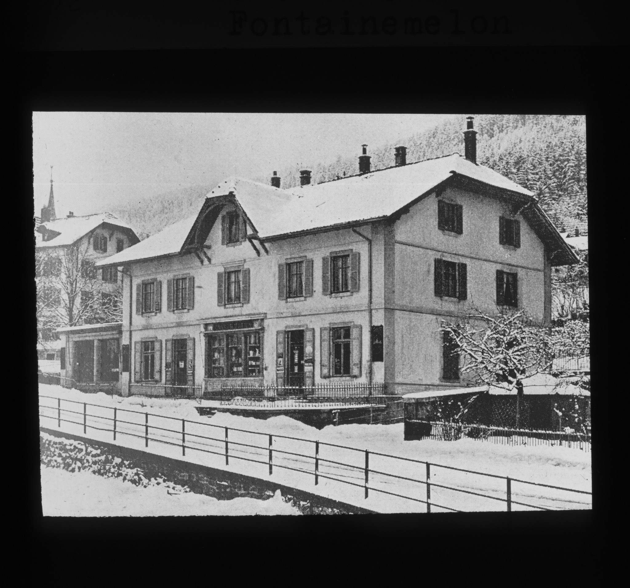 Dia: Konsumgenossenschaft in Fontainemelon; Aussenansicht.