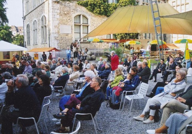 Subito-Stand - Besucher; 2000