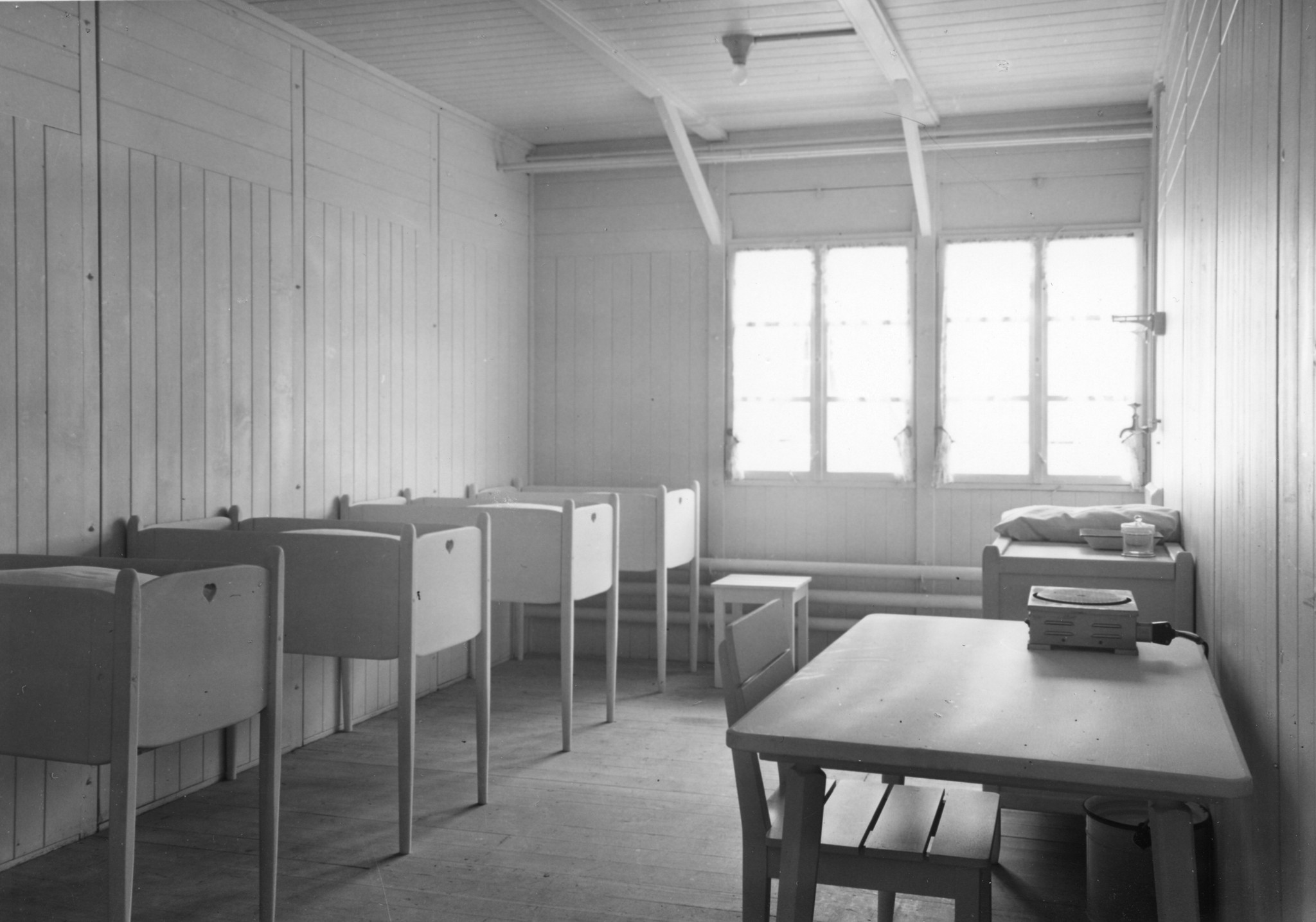 Sozialzentrum in Saint-Lô; Schlafraum von Säuglingen