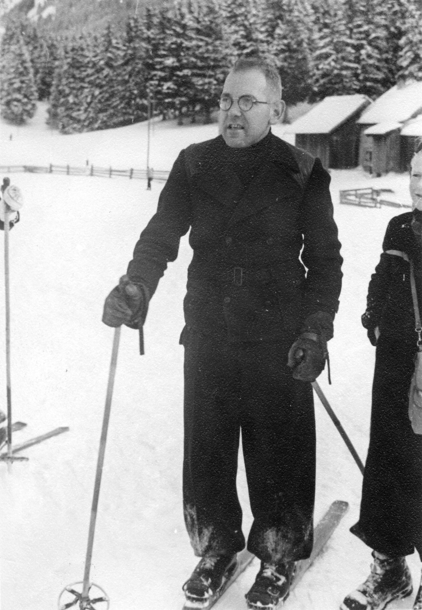 "Brambrüesch / Chur Winterferienlager 5. bis 18. Jan. 47"; Mann mit Skier