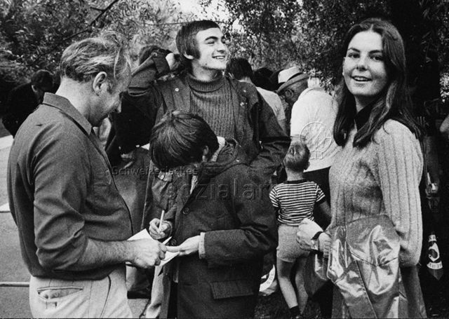 "Gewinner des 1. Preises [unleserlich] Wettbewerb + Hr. Albrecht (Ballonaufstieg)", Zürichhorn; 29.08.1970
