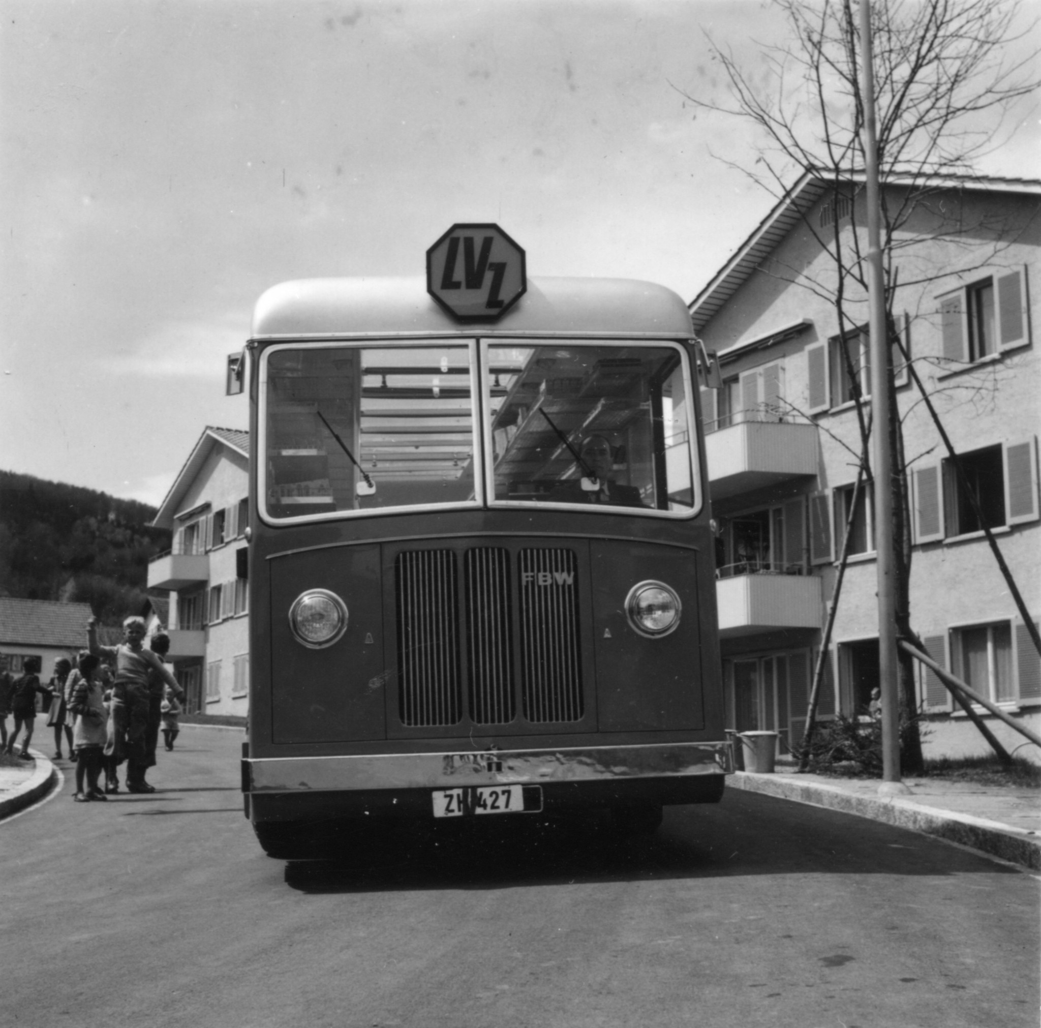 Verkaufswagen des Lebensmittelvereins Zürich