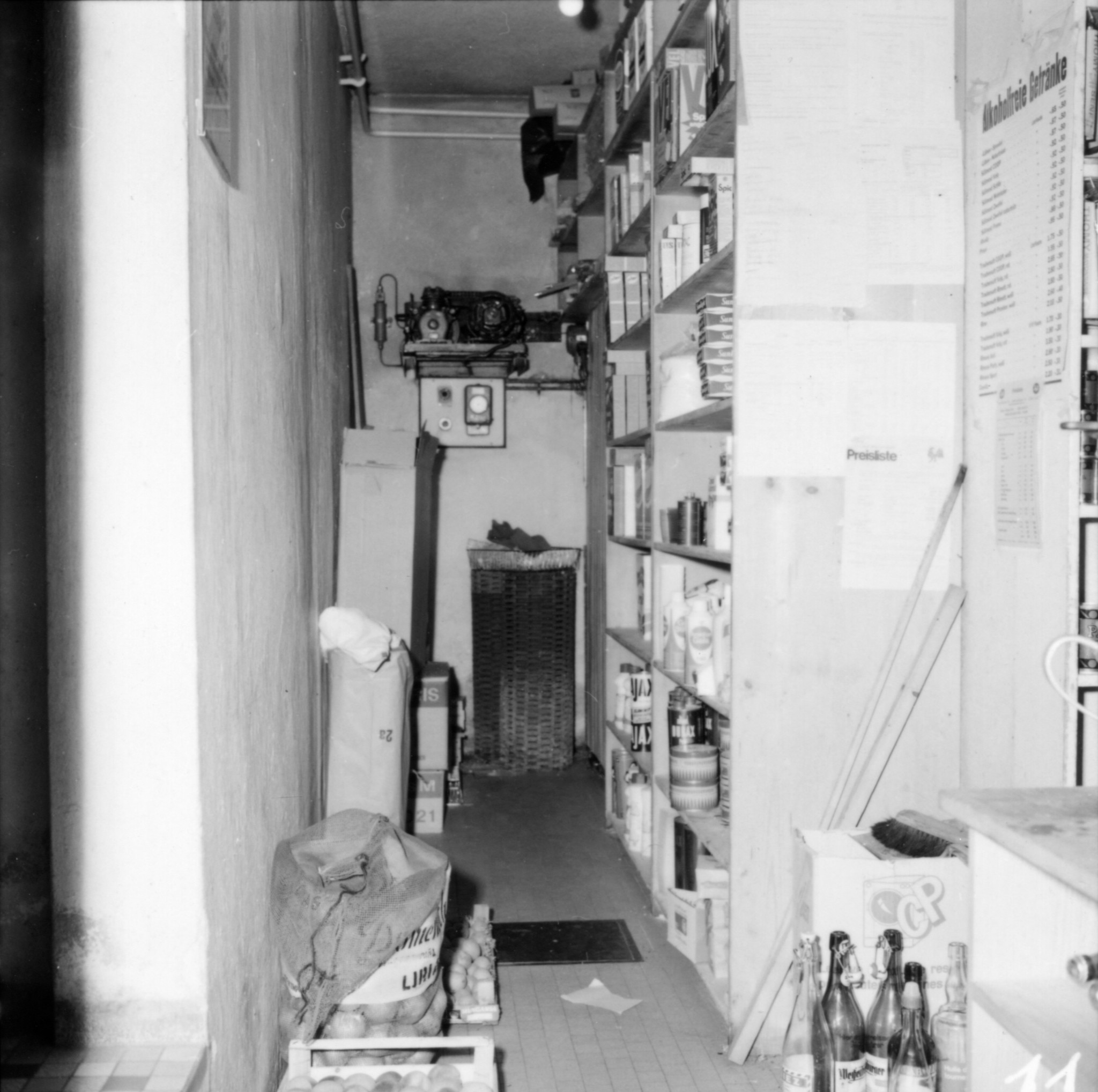 Laden des Lebensmittelvereins Zürich an der Zürichstrasse 89 in Goldbach / Küsnacht: Innenansicht
