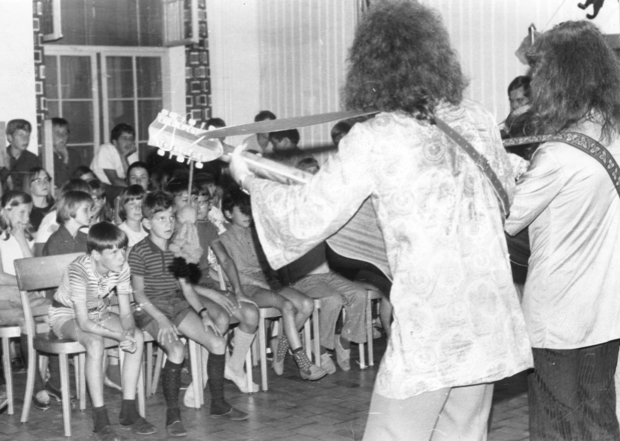 "Lindenbühl Trogen Künstlerisches Abschlussabend Schweizerlager 1971"; die Schweizer Folkband "Minstrels" (Dani Fehr, Mario Feurer und Pepe Solbach)