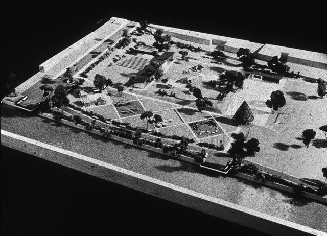"Freizeitanlagen, Gemeinschaftszentren: Projekt FZA Wipkingen, Zürich" - Modell der Anlage; um 1960