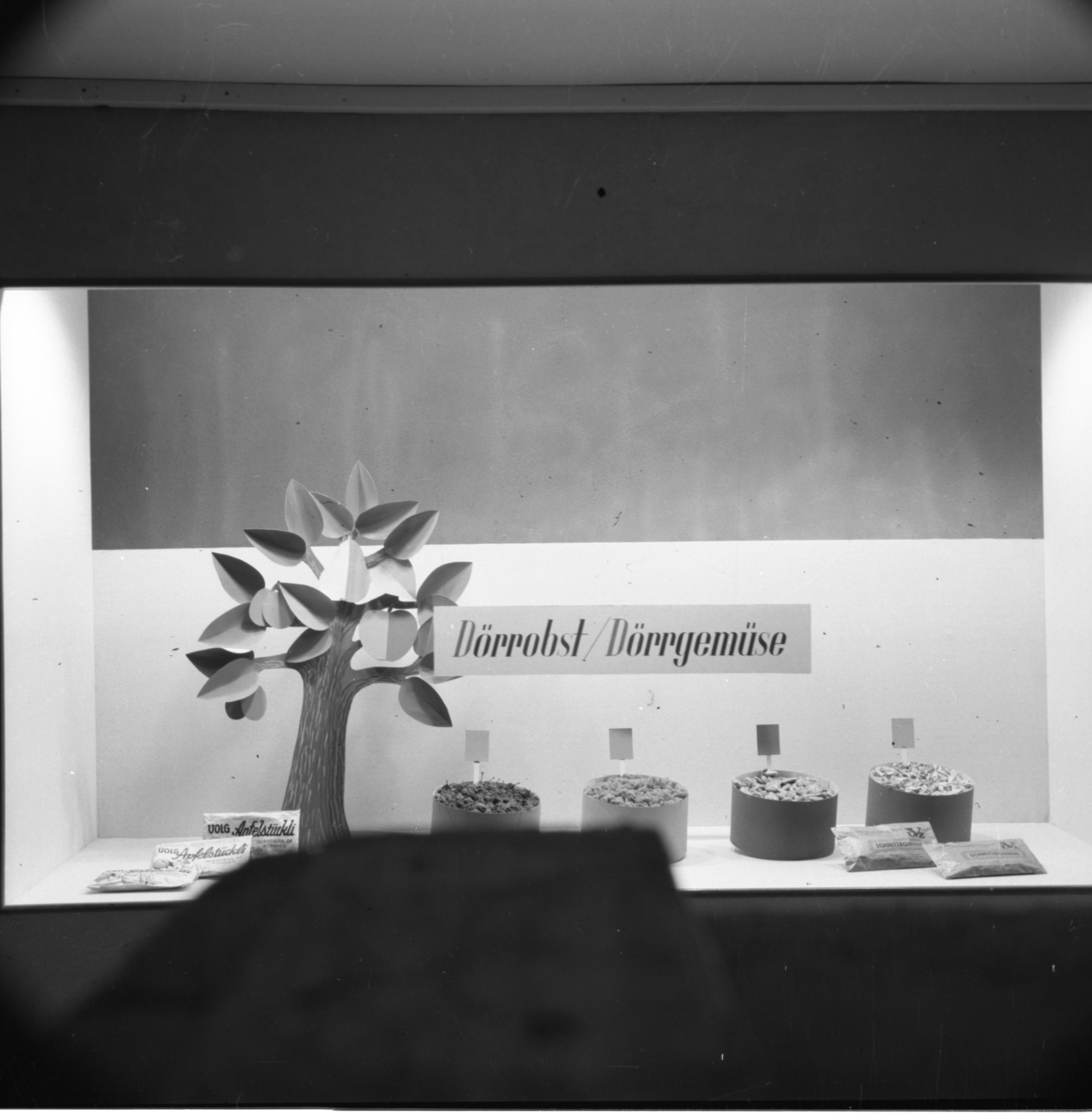 Schaufenster Filiale LVZ: "Dörrobst / Dörrgemüse"