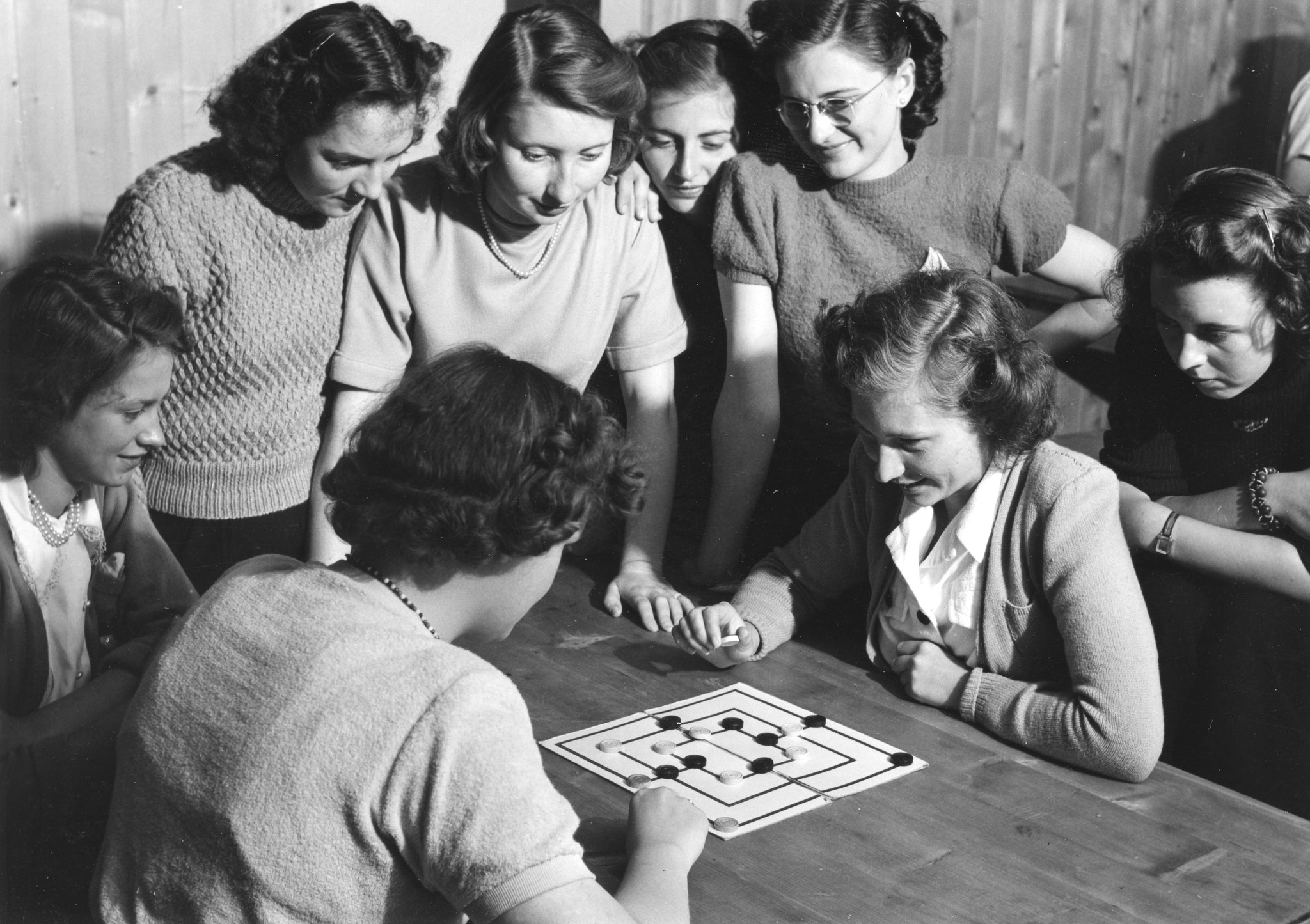 Mädchen spielen ein Spiel