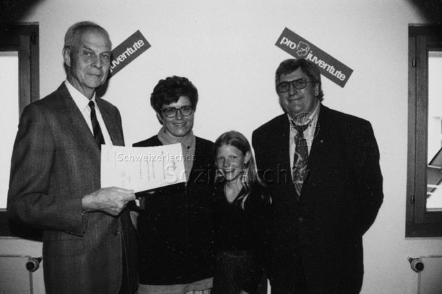 "Preisübergabe Verlosung Glückstelegramm 1996"