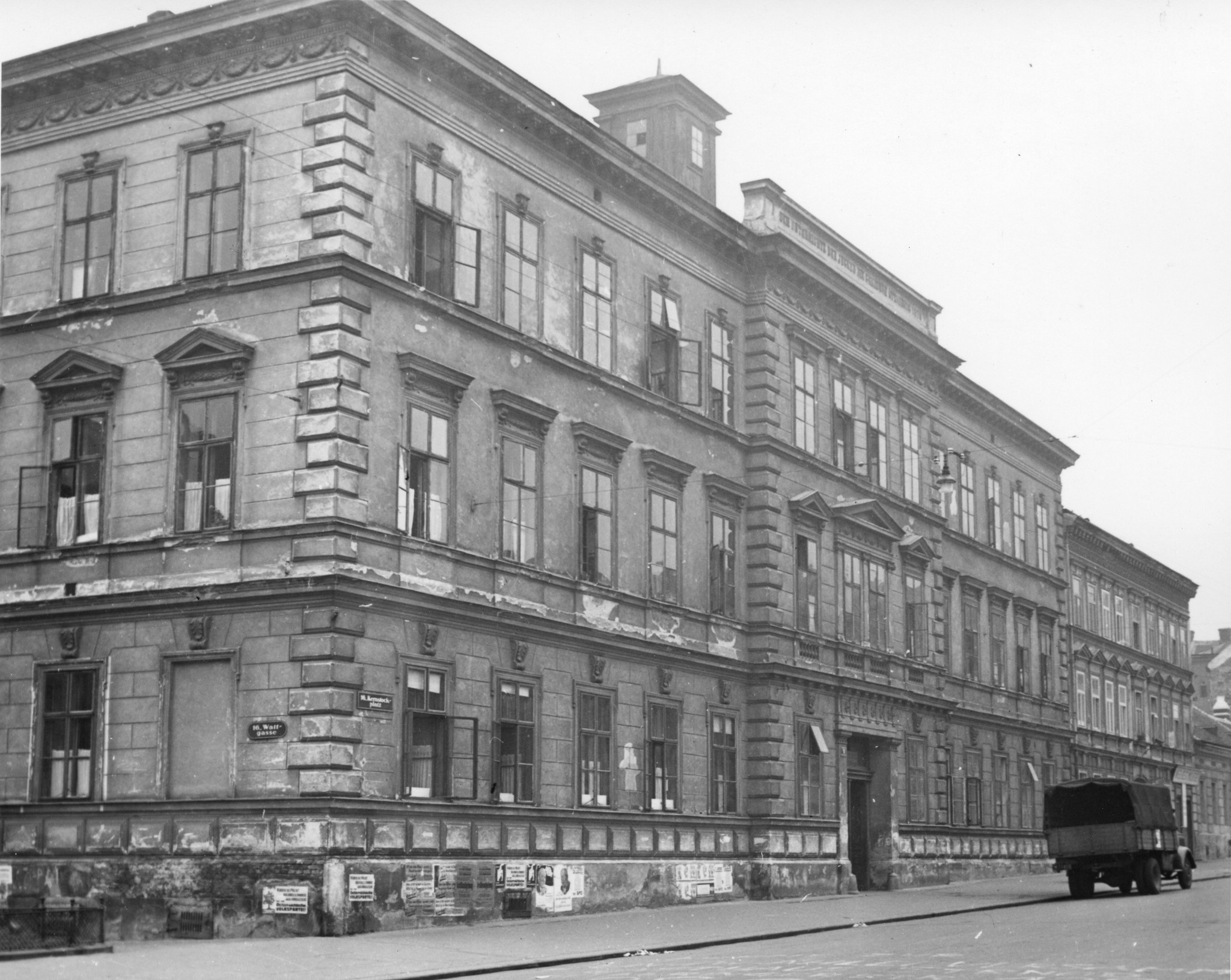 "Städtisches Flüchtlingslager Kernstockplatz, Wien XVI, Okt. 1949"