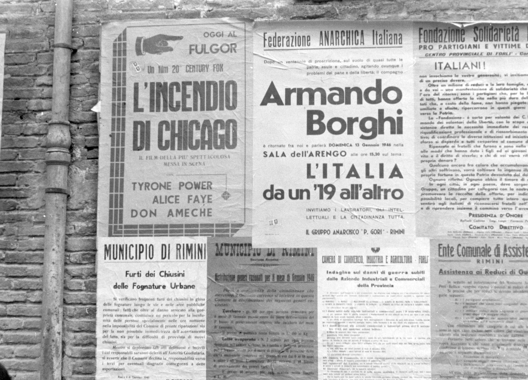 Italienreise 1945/1946 durch Torino, Milano, Arese und Cresseglio; Wandzeitungen und Filmplakate, vermutlich aus Rimini