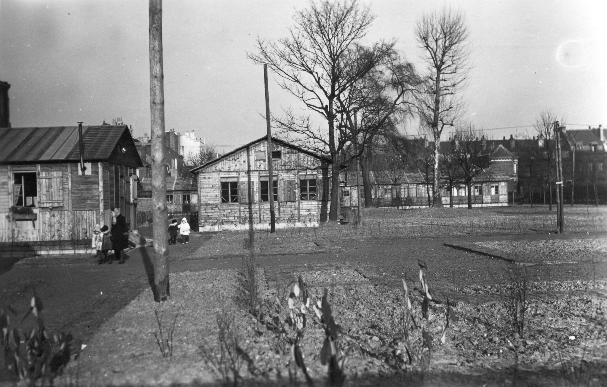 "Vue partielle de notre Centre social 18.12.46"; teilweiser Blick auf unser Sozialzentrum