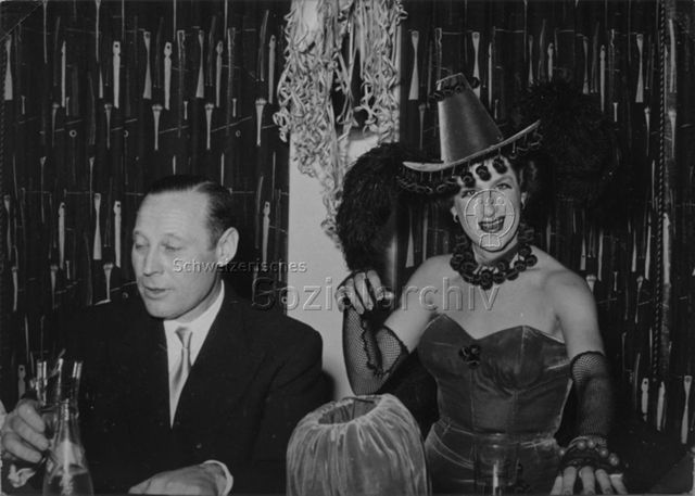 Bertie Wolf als Transvestit am Fasnachtsball im "Kreis" - 1955