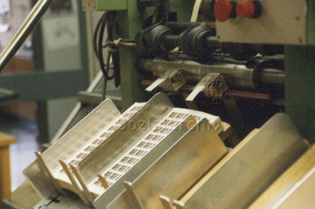 "Besuch bei der Post - Briefmarken-Druckmaschine"; 19.02.1998
