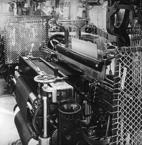 Fabrik, Seidenverarbeitung, Maschinen, um 1920
