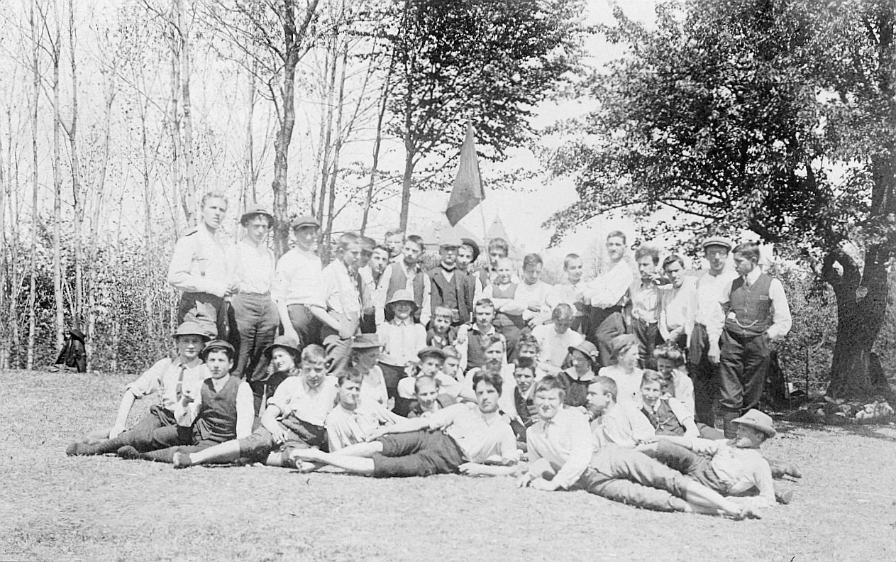 Gruppenporträt der Wandervögel der Ortsgruppe Zürich - Gründung der Ortsgruppe Turicum an der Wandervogel-Landsgemeinde (1916)
