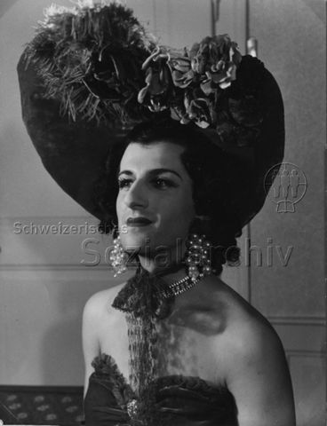 Bertie Wolf als Transvestit - ca. 1942-1947