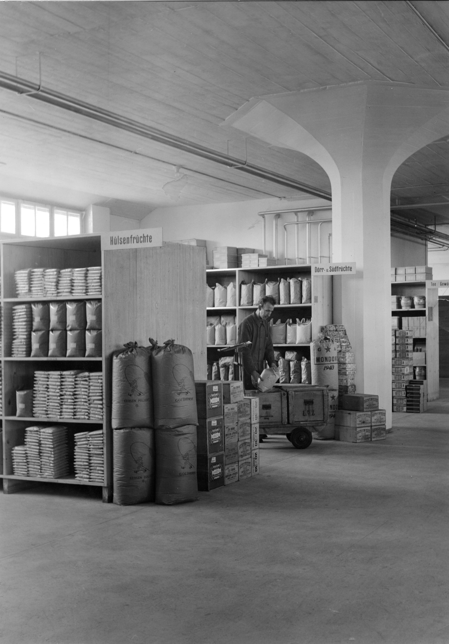 Lagerhalle des Lebensmittelvereins Zürich