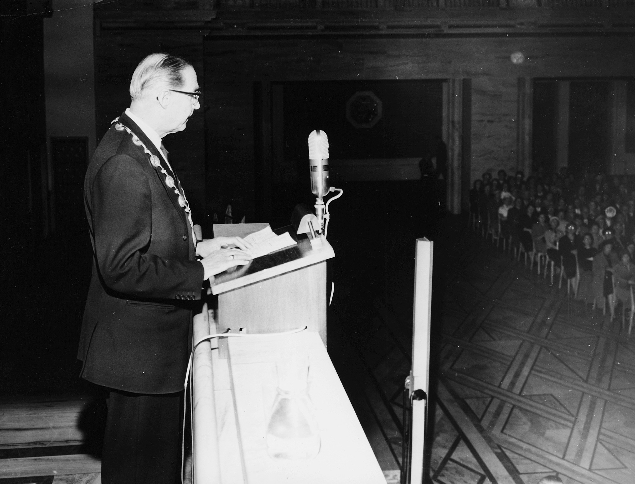 Die feierliche Eröffnung der Flüchtlingssammlung in Norwegen 1958: Bürgermeister Rolf Stranger