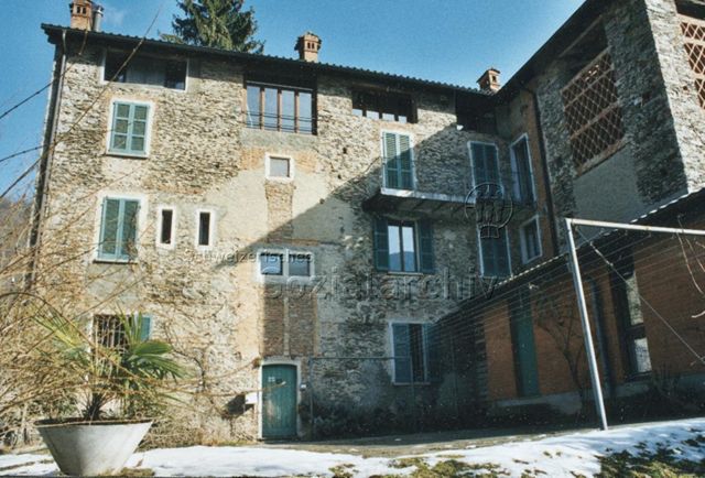 Bosco della Bella, Feriendorf für kinderreiche Familien - Aussenansicht eines der Gebäude; 2002