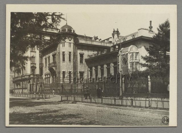 Leningrad, The institute of nourishment in the private cottage of Kschessinskaya