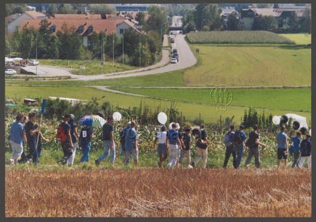 Aktion der HAZ: "Rainbow-Wolke of Love" im Vorfeld der kantonalen Abstimmung zum Partnerschaftsgesetz (08.09.2002) – Marsch<br>